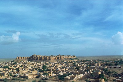 Au milieu du désert s'élève la forteresse de Jaisalmer Inde 1985