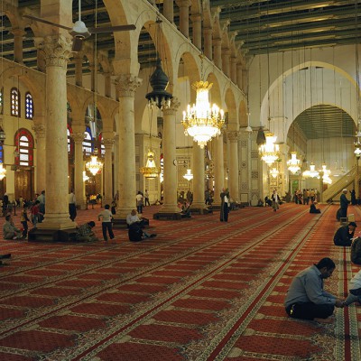La mosquée des Omeyyades : La salle de prière de la mosquée des Omeyyades à Damas.