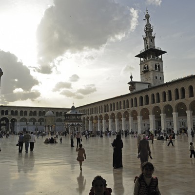 La mosquée des Omeyyades : Située au coeur du vieux Damas, capitale de la
dynastie, elle compte parmi les plus anciens monuments de l’Islam.