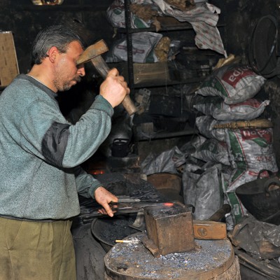 Métallurgie artisanale d’Alep : petite métallurgie traditionnelle du cuivre.
