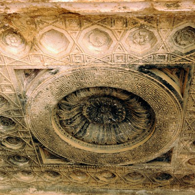 Plafond richement décoré, celui de la niche d'Astarté dans la cella du temple de Bêl