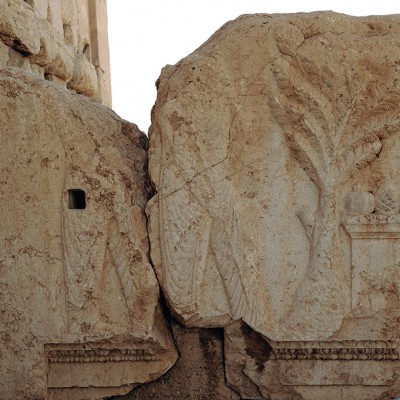 Poutre sculptée à l'entrée de la cella du sanctuaire de Bêl -, Palmyre - Syrie