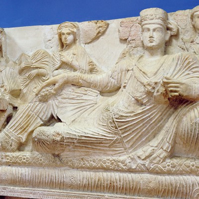 Musée de Palmyre : Salle 4, 5, 6, consacrées à l'art funéraire, sarcophages, scènes de banquets funéraires, bustes et stèles.