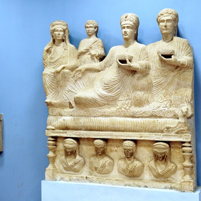 Musée de Palmyre : Sarcofage avec scène de banquet funéraire