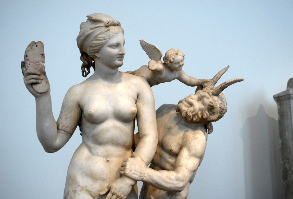Grèce antique : groupe d'Aphrodite et de Pan, trouvé à Delos