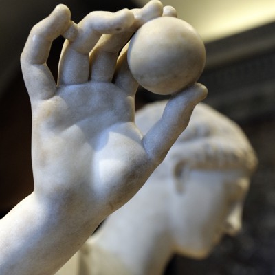  Aphrodite dite  « Vénus d'Arles » 
Arles, fin du 1er siècle av. J.-C.  marbre de l’Hymette 