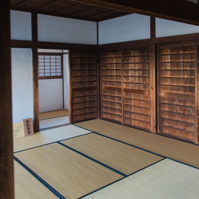 Le Takayama Jinya : c'était le siège du gouvernement de l'ancienne province de Hida durant la période des shoguns Tokugawa.