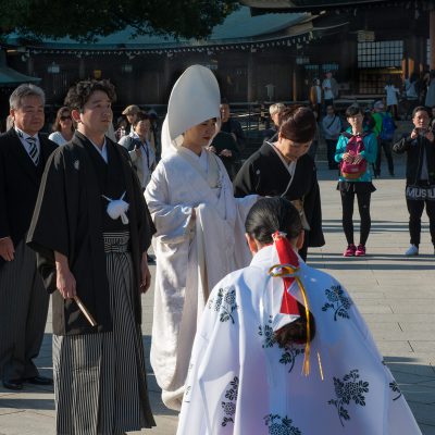 Mariage traditionnel japonais au sanctuaire Meiji jingu - Tokyo - Japon.