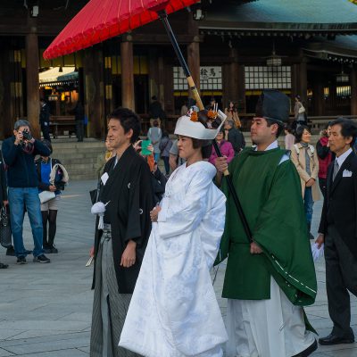 Le mariage shinto se dit en japonais shinzen kekkon, littéralement « mariage devant les divinités », et la cérémonie shinzen shiki). Il se déroule dans un sanctuaire shinto.