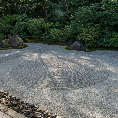 Jardin zen du temple bouddhiste Kennin-ji à Kyoto au Japon