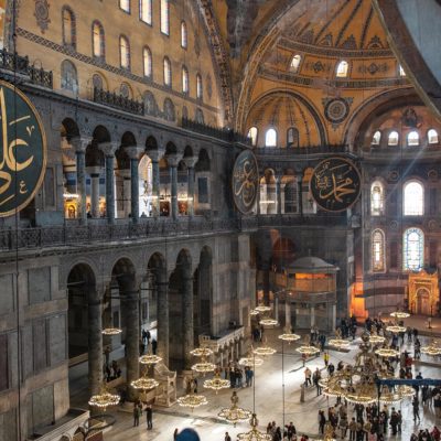 Vue de l'intérieur de la basilique de Sainte-Sophie à Istanbul