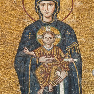 La Vierge et l'Enfant Jésus, entre l'empereur Jean II Comnène et l'impératrice Irène, vers 1118.